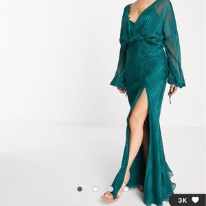 NWT gorgeous emerald dress with leg slit